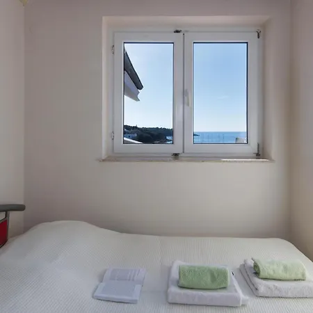 2 Bedroom Nice Apartment In Pula * プーラ